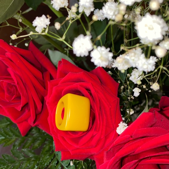 Ring - Picture 1 of 3